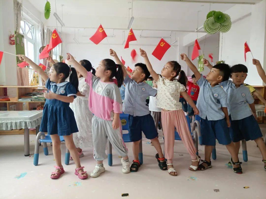75岁港星自爆在内地养情妇,对方小他30岁,妻子已含恨离世