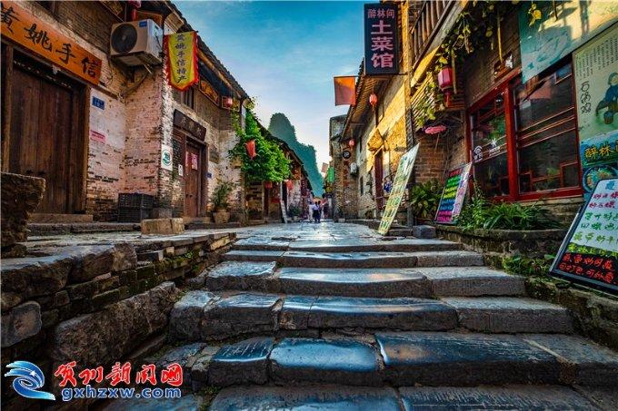 装修房子请装修公司和自己找工人哪个更好些