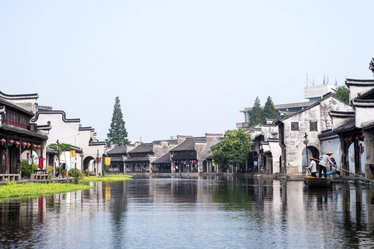 海滩小镇逃生